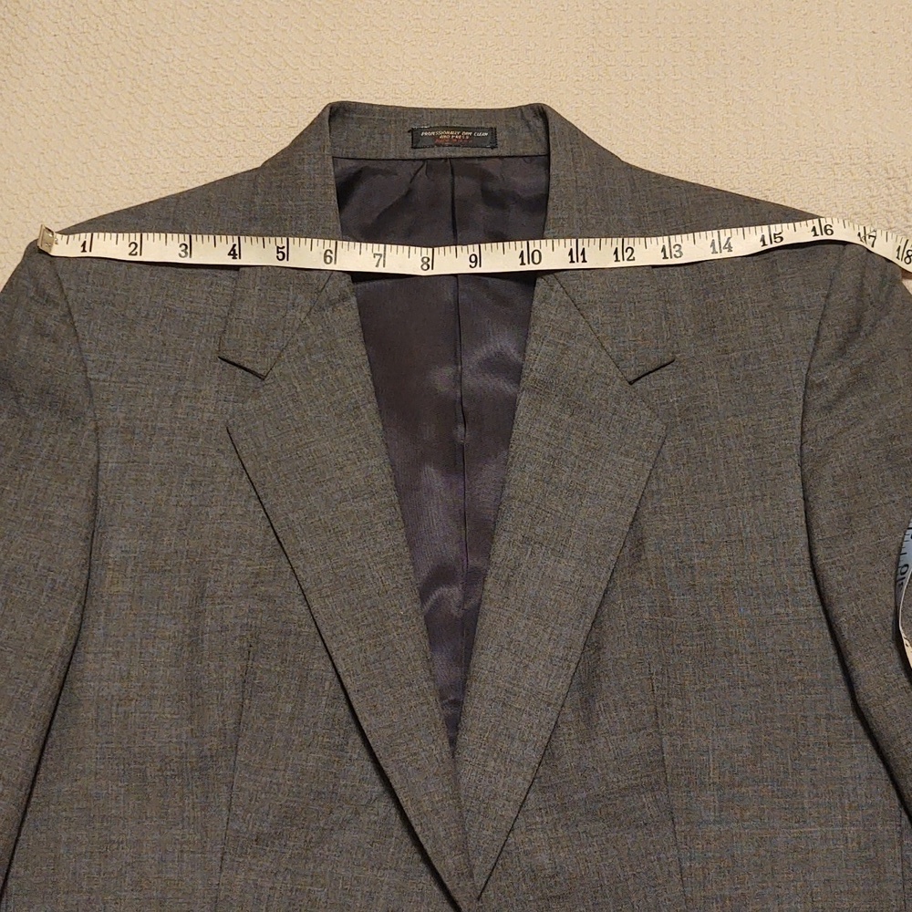 The Executive Club Women's Blazer - Picture 6 of 9